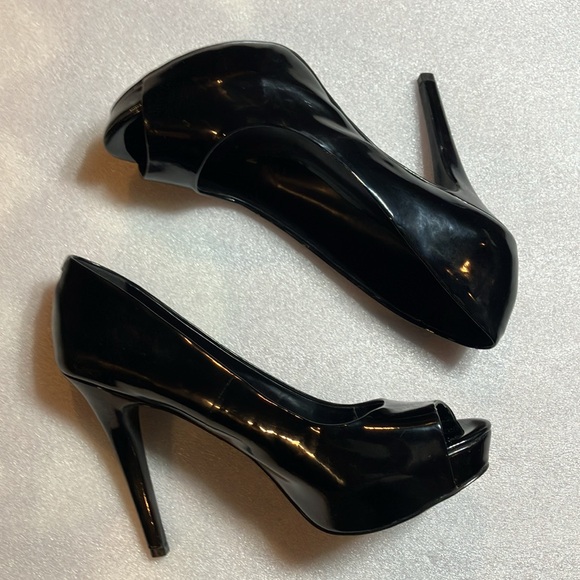 Aldo platform open toe peep toe patent pumps. - Picture 4 of 8